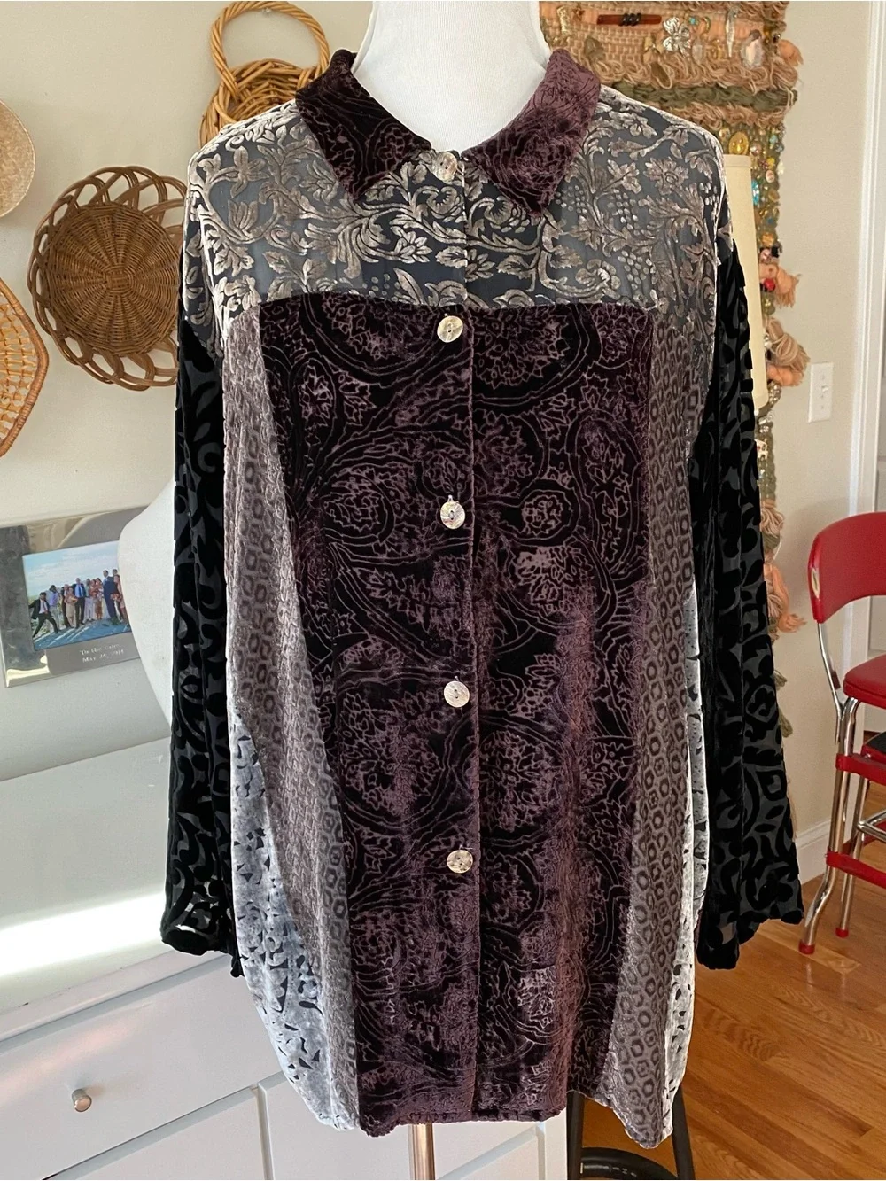 Citron Santa Monica 100% Silk Velvet Burnout Button Down Blouse Size L